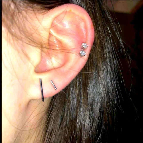 Minimalistic [SILVER] Simple Modern Bar Stud Set | 2 Pairs! - Picture 9 of 11